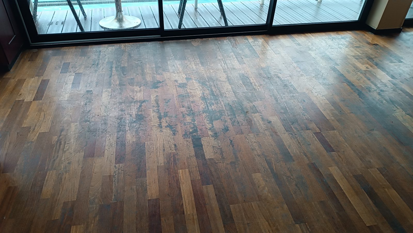 Rénovation d'un parquet contrecollé Merbeau