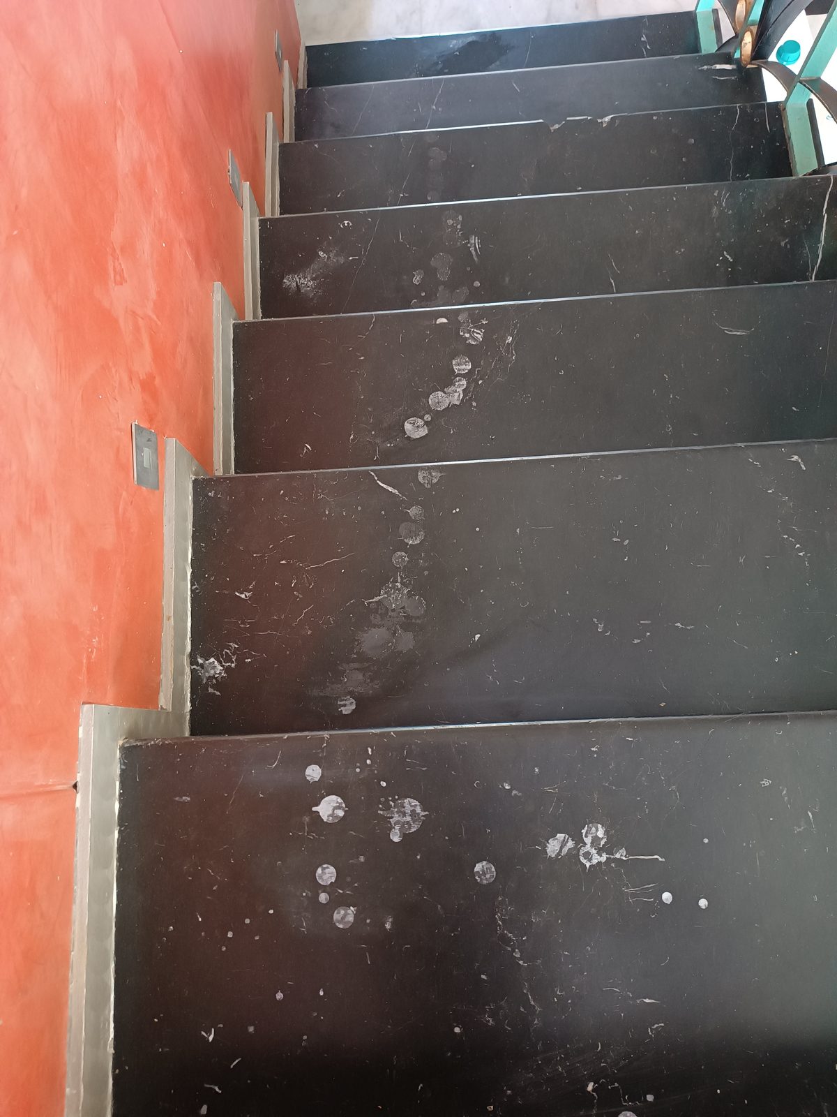 Rénovation marches marbre, finition mat